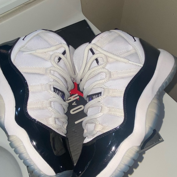 Jordan Retro 11 Concord - Picture 6 of 9